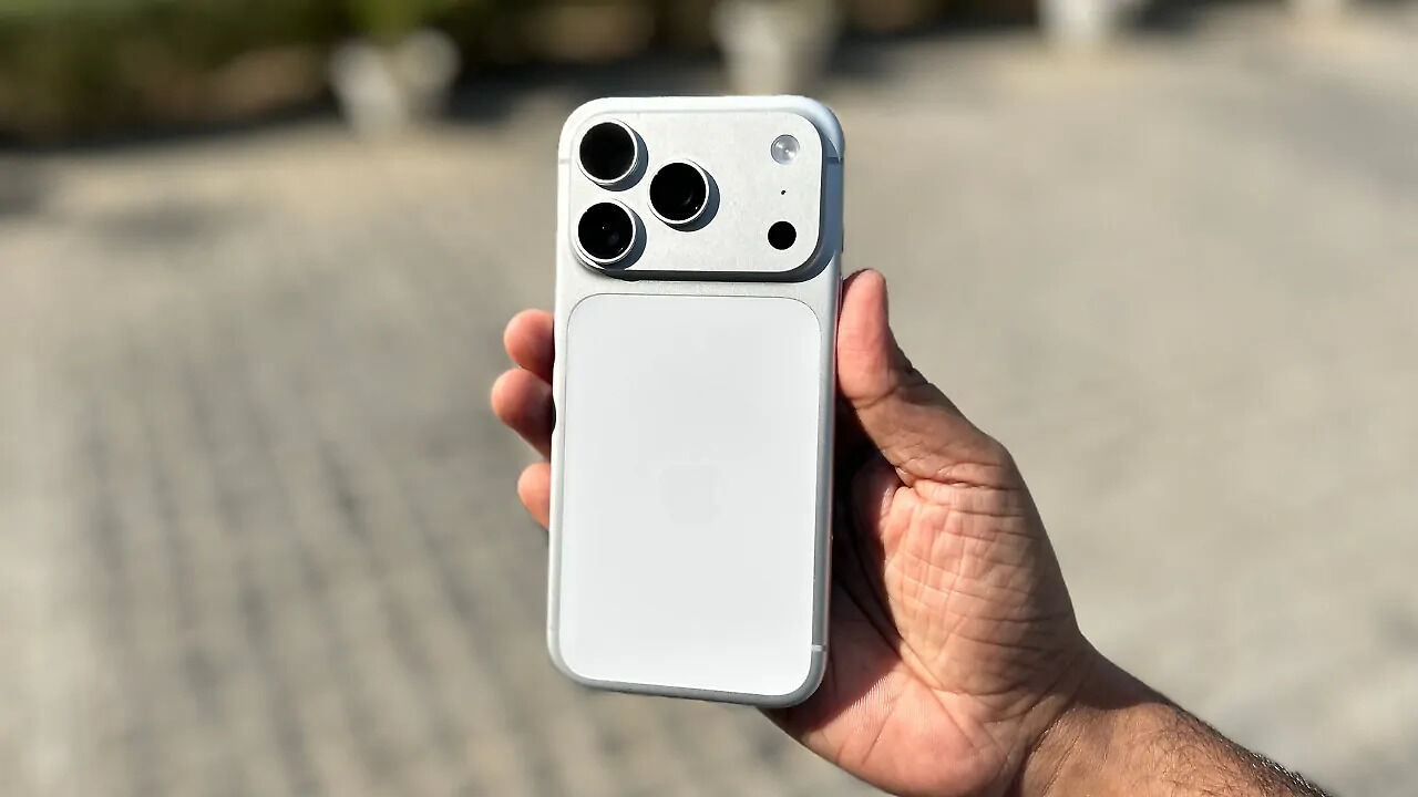 Image default